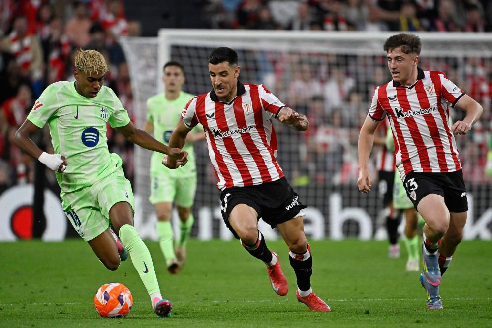 官方：英格兰名哨安东尼-泰勒将执法欧冠第4轮布鲁日vs巴萨