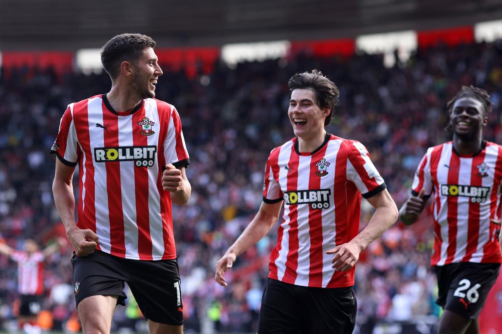 中超：上海海港3-2击败长春亚泰