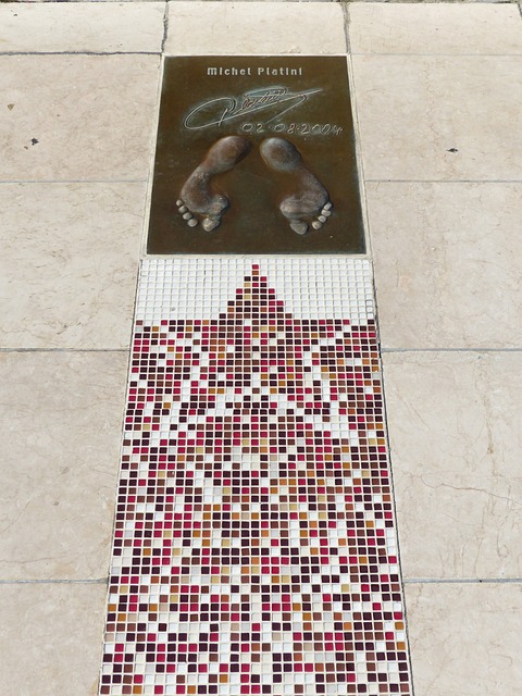 更是对湖人 更是对湖人